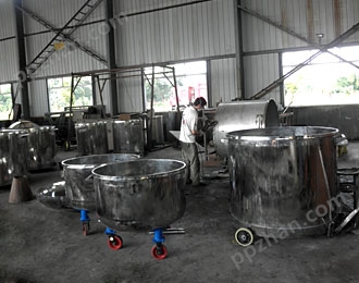 不锈钢搅拌桶与不锈钢分散缸生产现场